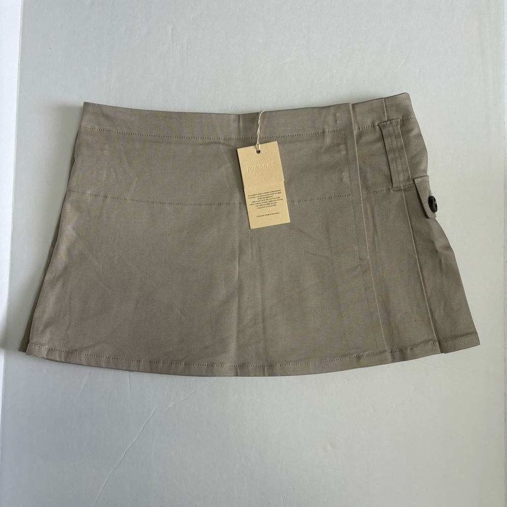 Aya Muse Madison Tennis Skirt Size Medium Beige Pleated Wrap Solid
